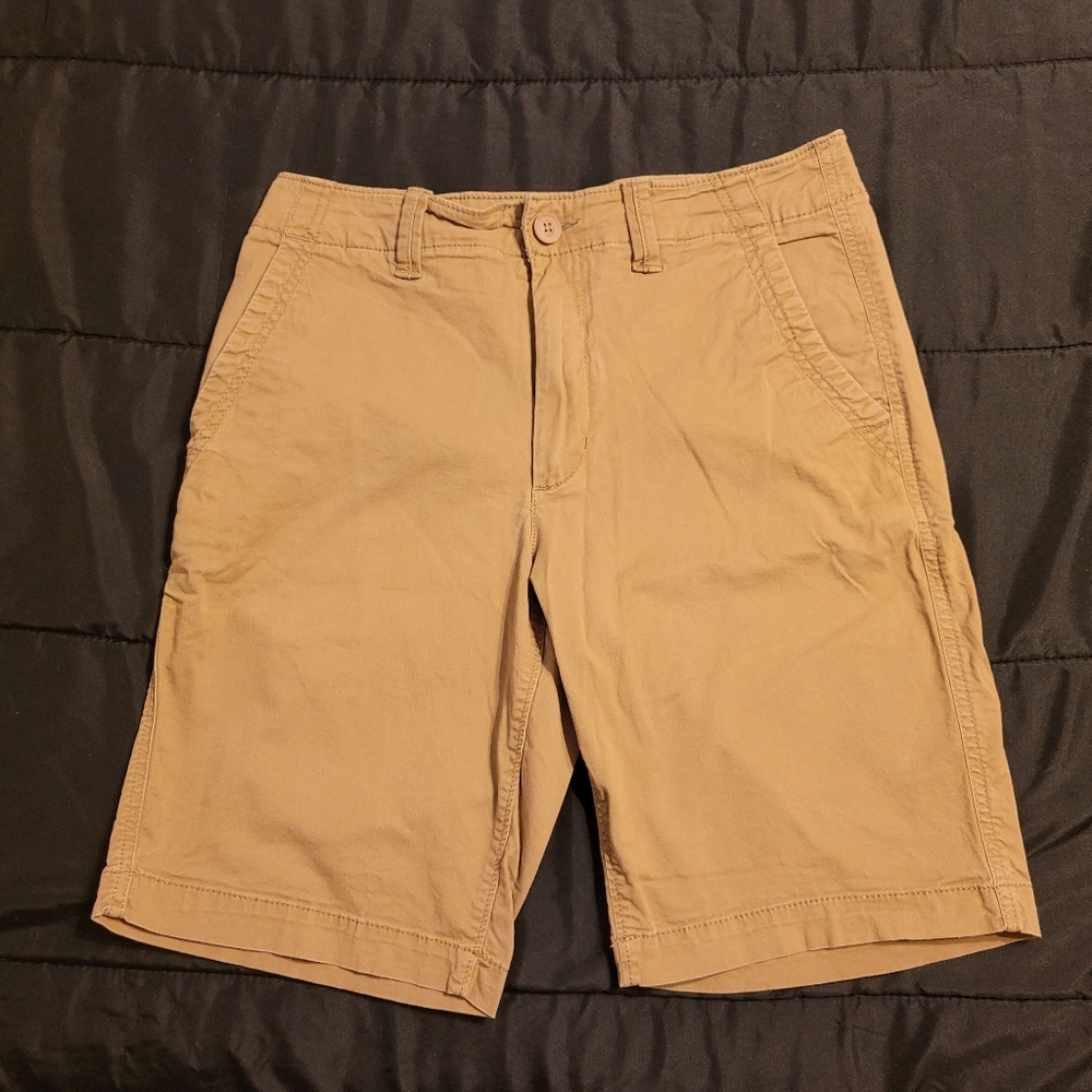 KAKI SHORTS